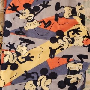 Lularoe Disney OS leggings